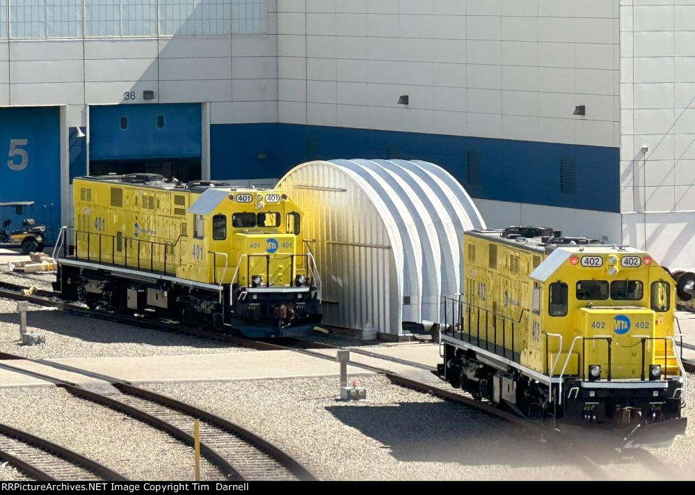 MNCR 401, 402 at the locomotive shops.